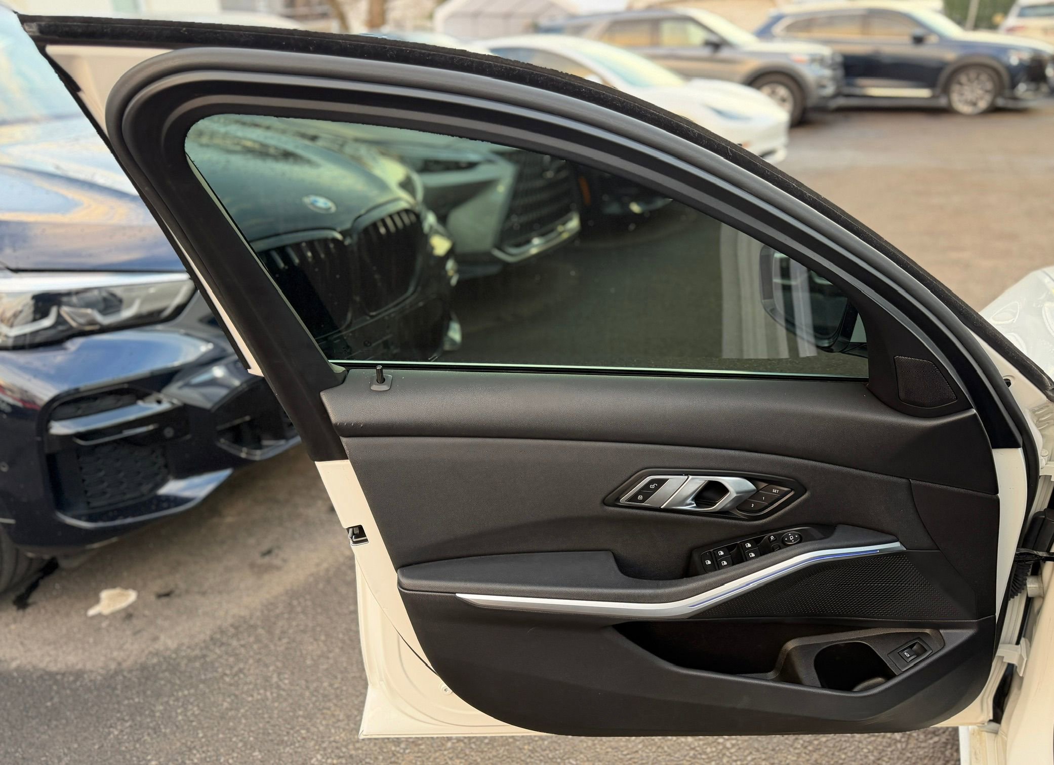 Used 2019 BMW 330i xDrive Sedan w/ Premium Package image 16