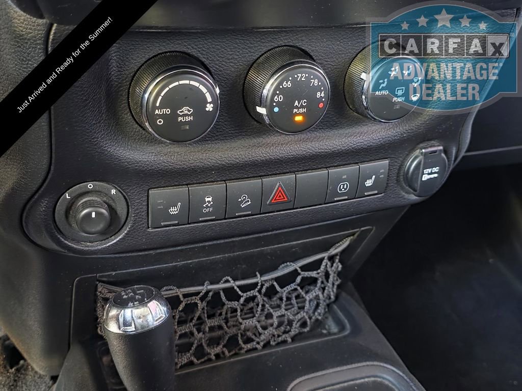 Used 2015 Jeep Wrangler Unlimited Rubicon AWD/4WD image 19