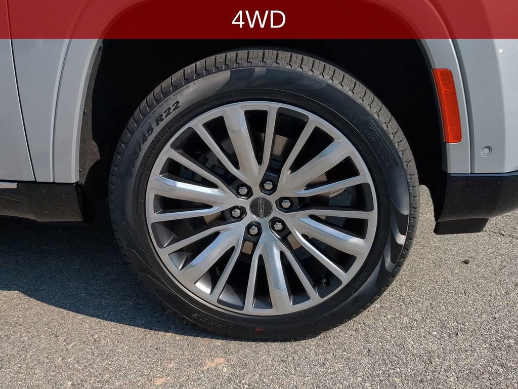 New 2023 Jeep Grand Wagoneer Series III AWD/4WD image 13