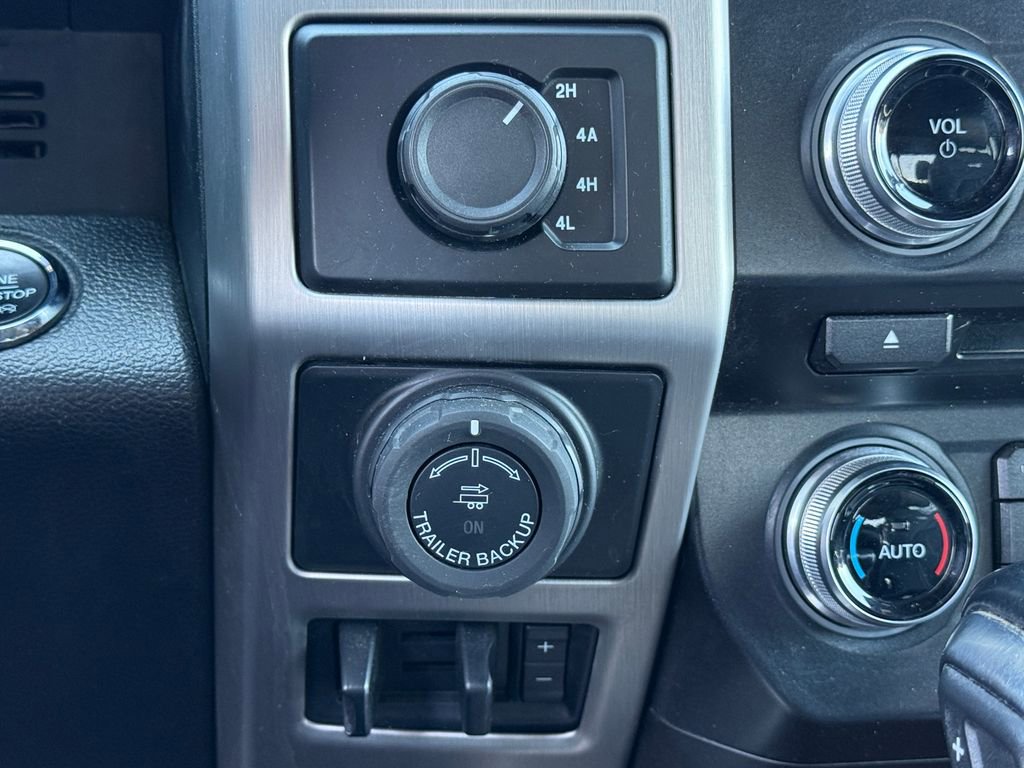Used 2016 Ford F150 Platinum w/ Technology Package image 38