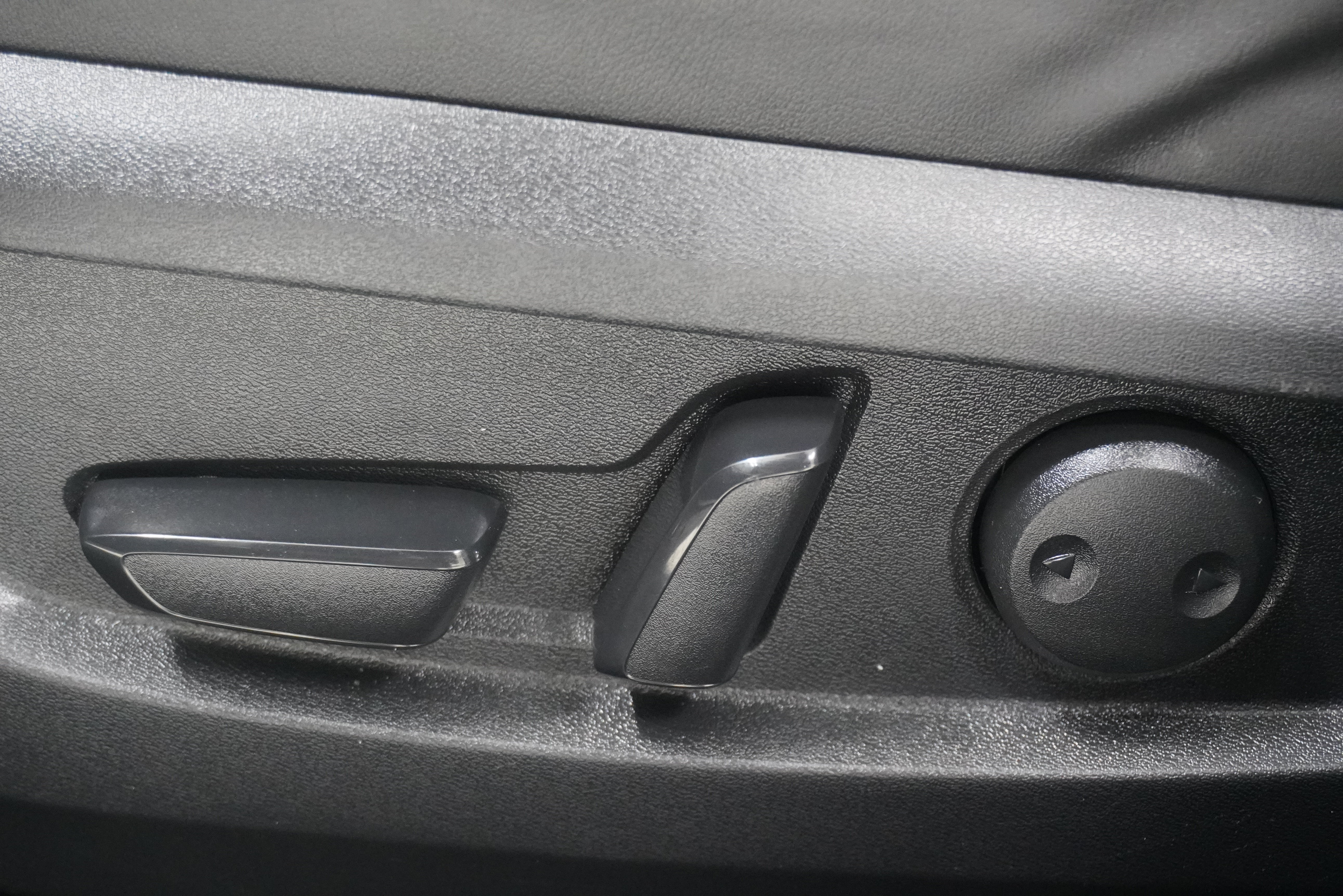 Used 2019 INFINITI QX50 Essential w/ Premium Heat Package FWD image 14