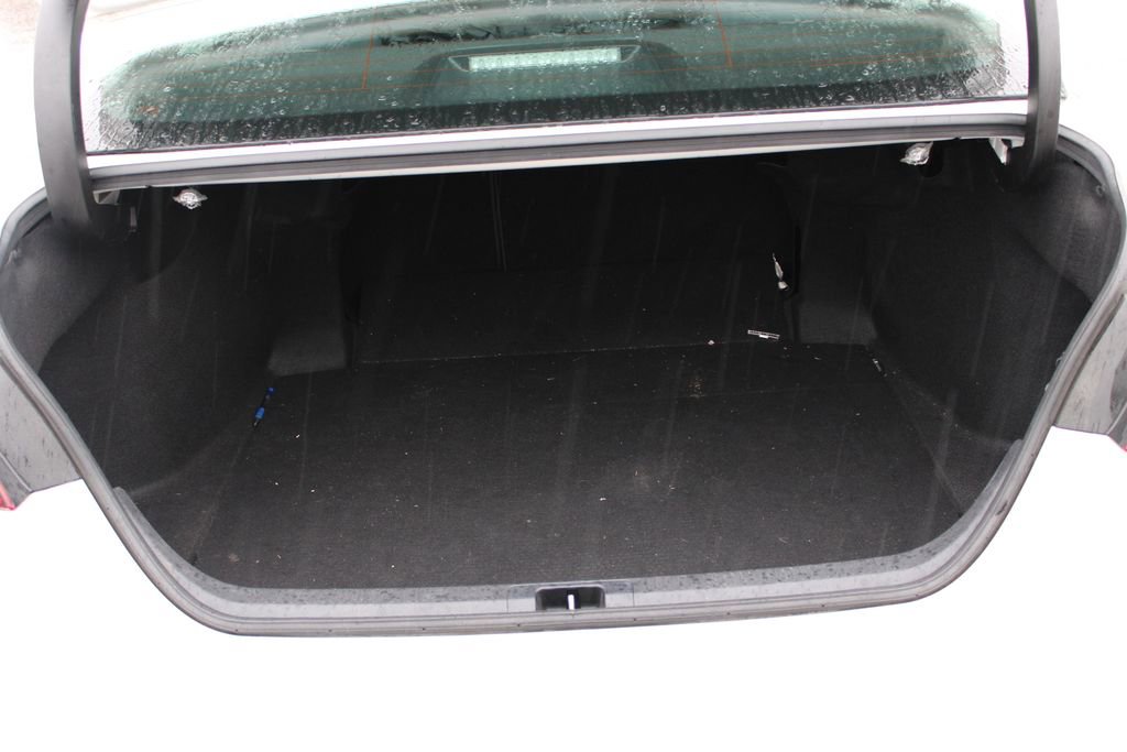 Used 2021 Toyota Camry LE image 13