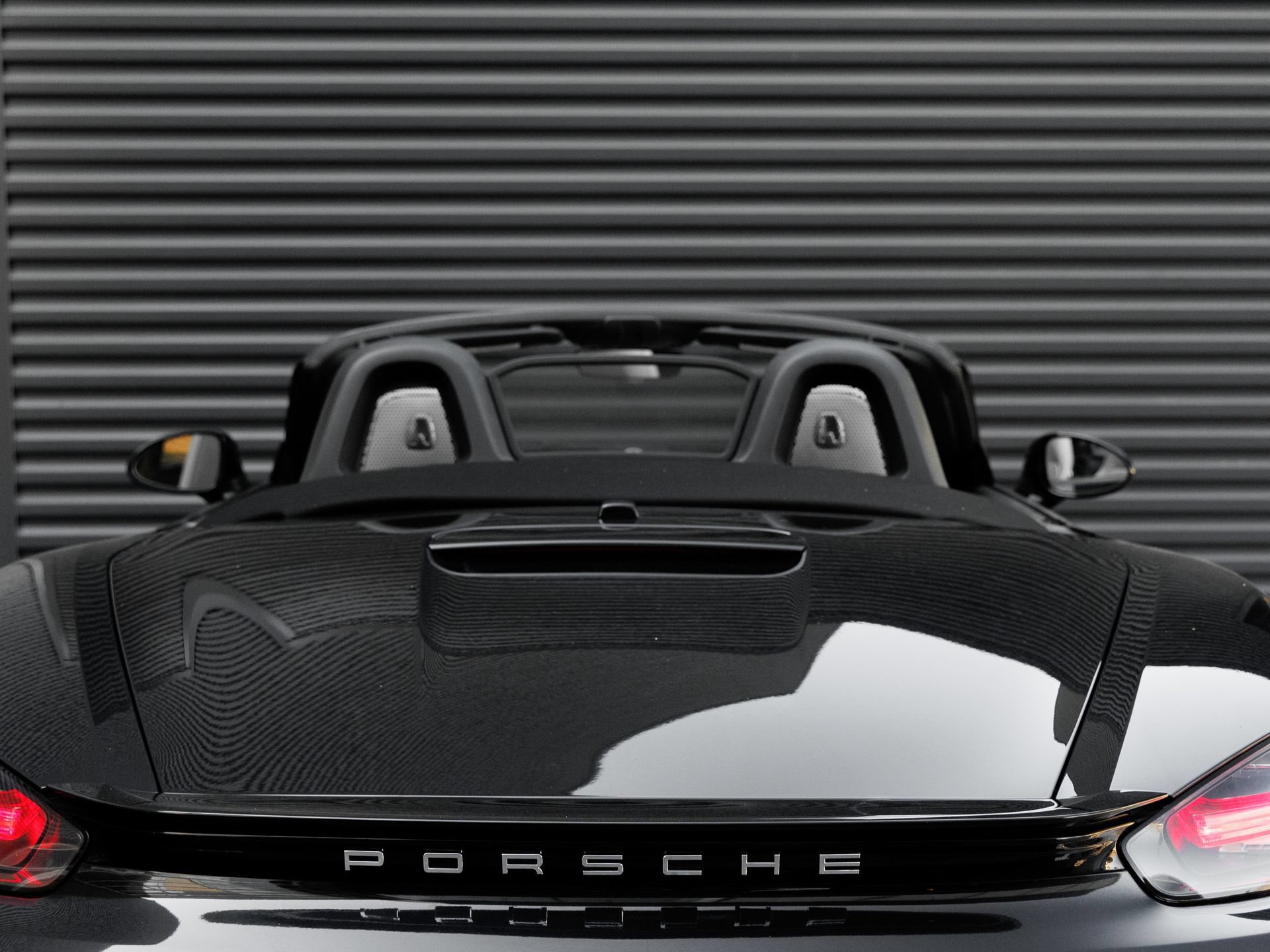 Certified 2025 Porsche 718 Boxster S RWD image 29