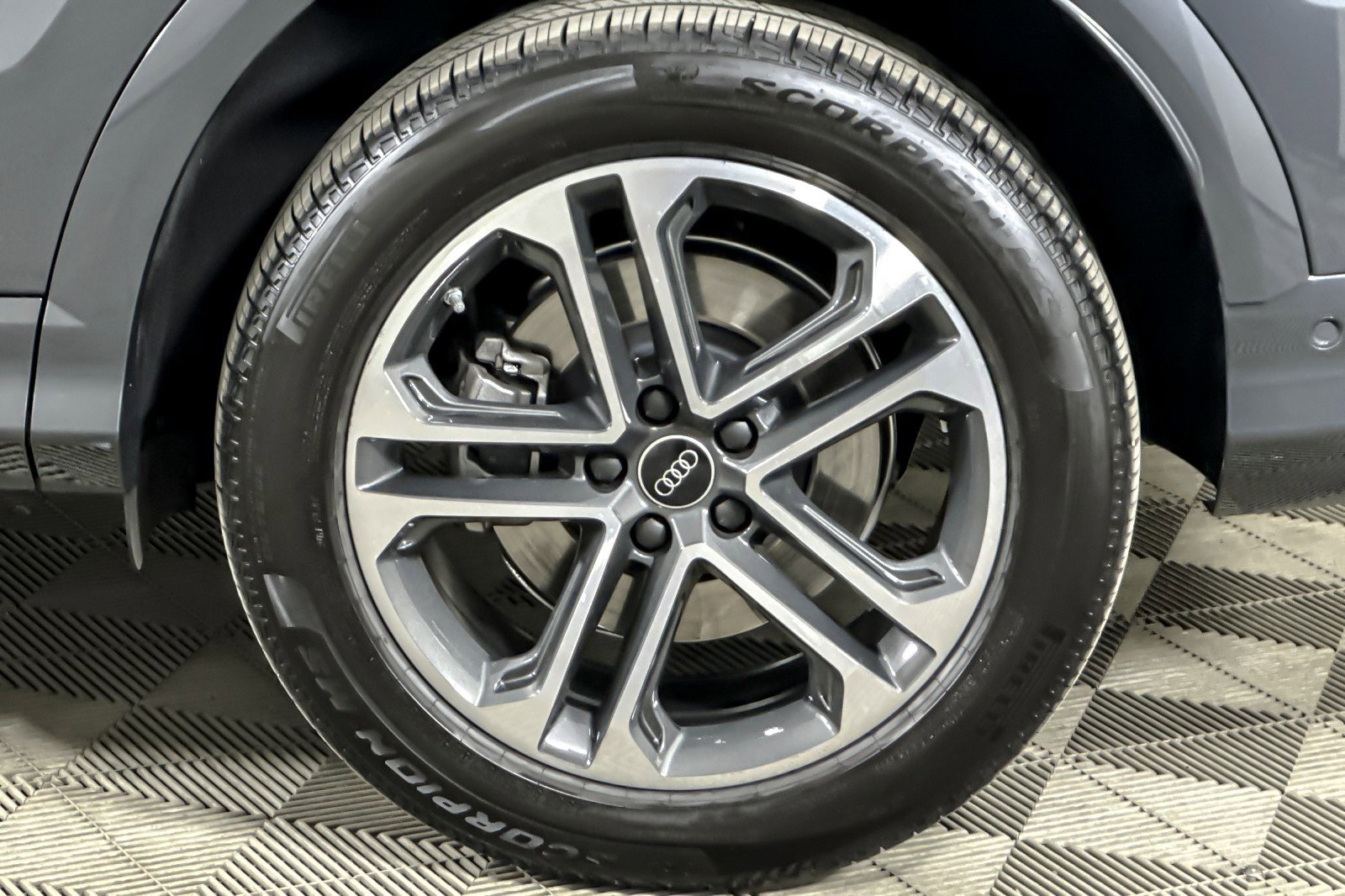 Used 2025 Audi Q5 Premium w/ 19" Wheel Package image 26