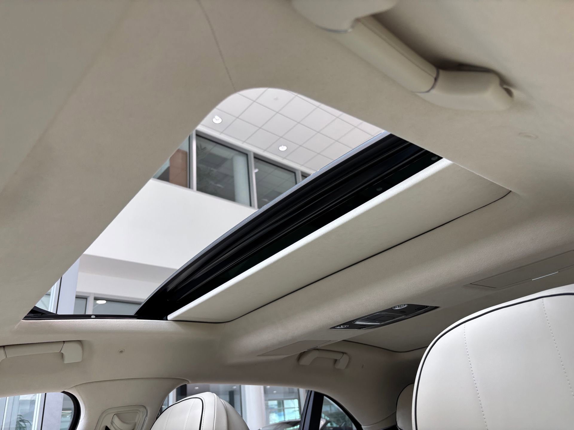 New 2025 Bentley Flying Spur Plug-In Hybrid image 43