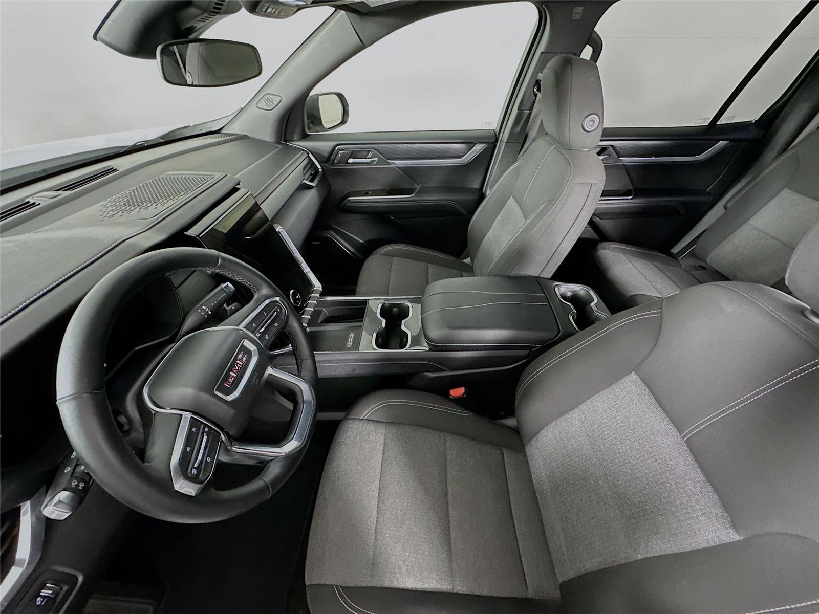 Used 2025 GMC Acadia Elevation image 11