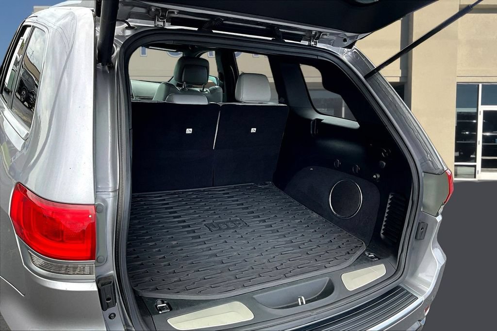 Used 2018 Jeep Grand Cherokee Limited AWD/4WD image 8