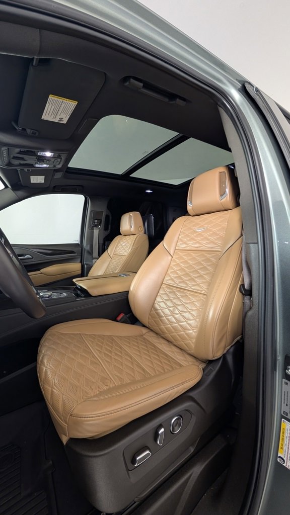 Certified 2024 Cadillac Escalade Sport w/ LPO, ONYX Package image 6