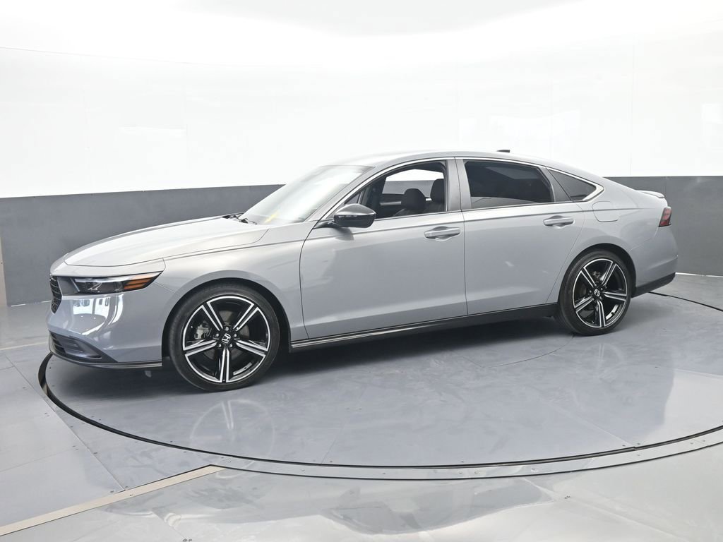 Used 2024 Honda Accord Sport image 2