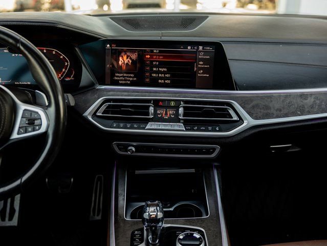 Used 2020 BMW X7 M50i image 23