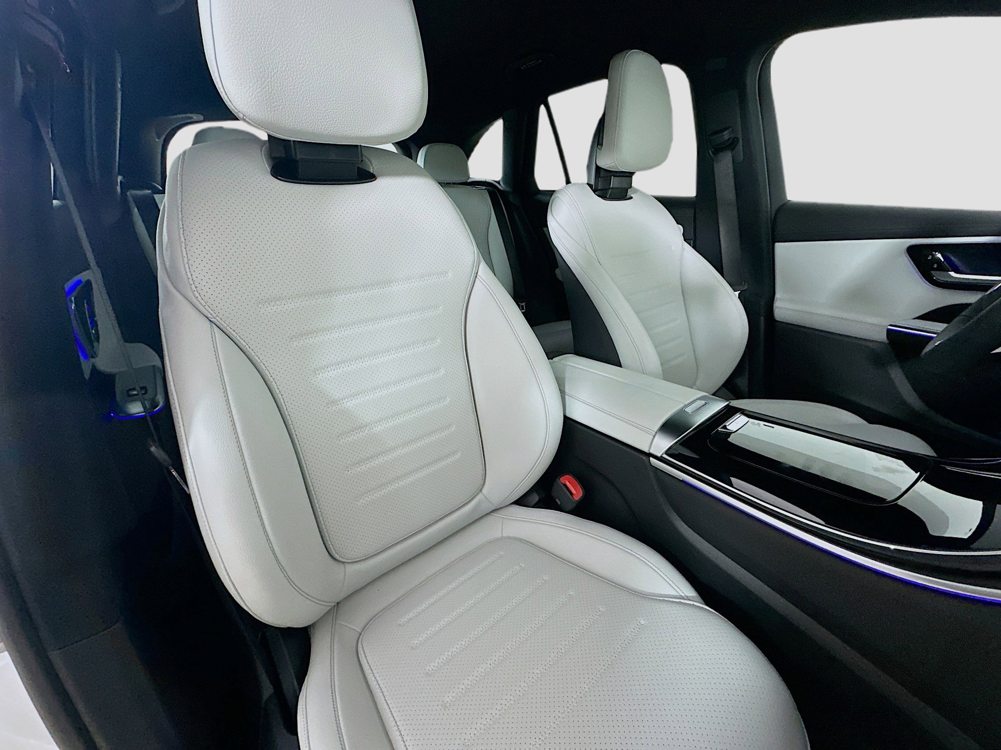 Used 2026 Mercedes-Benz GLC 300 4MATIC image 37