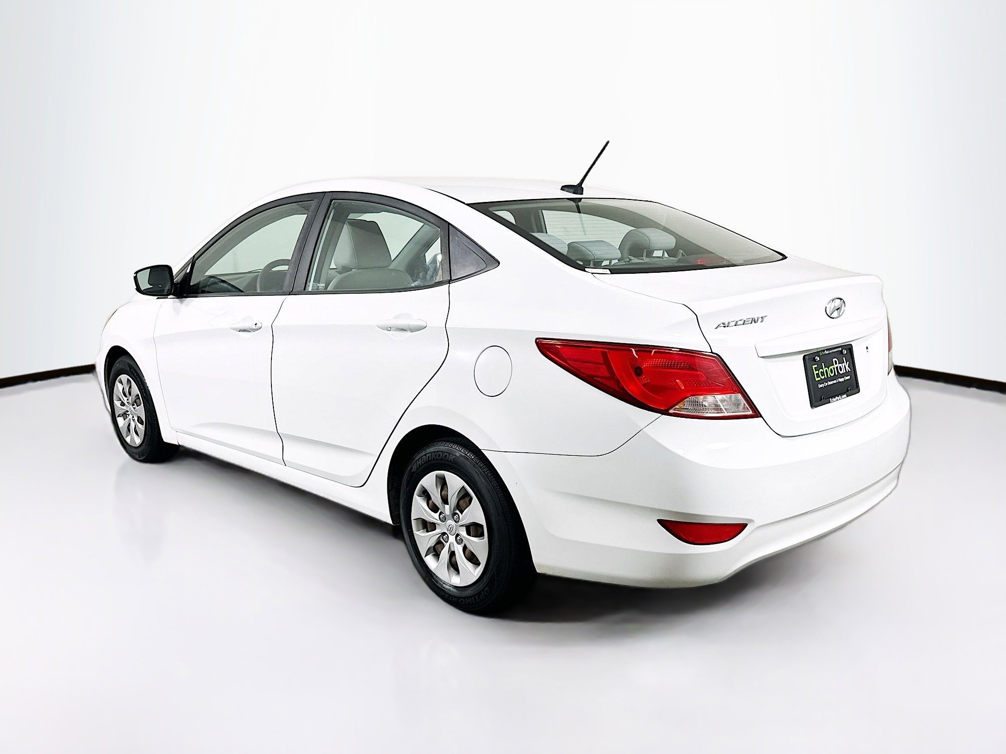 Used 2016 Hyundai Accent SE FWD image 5
