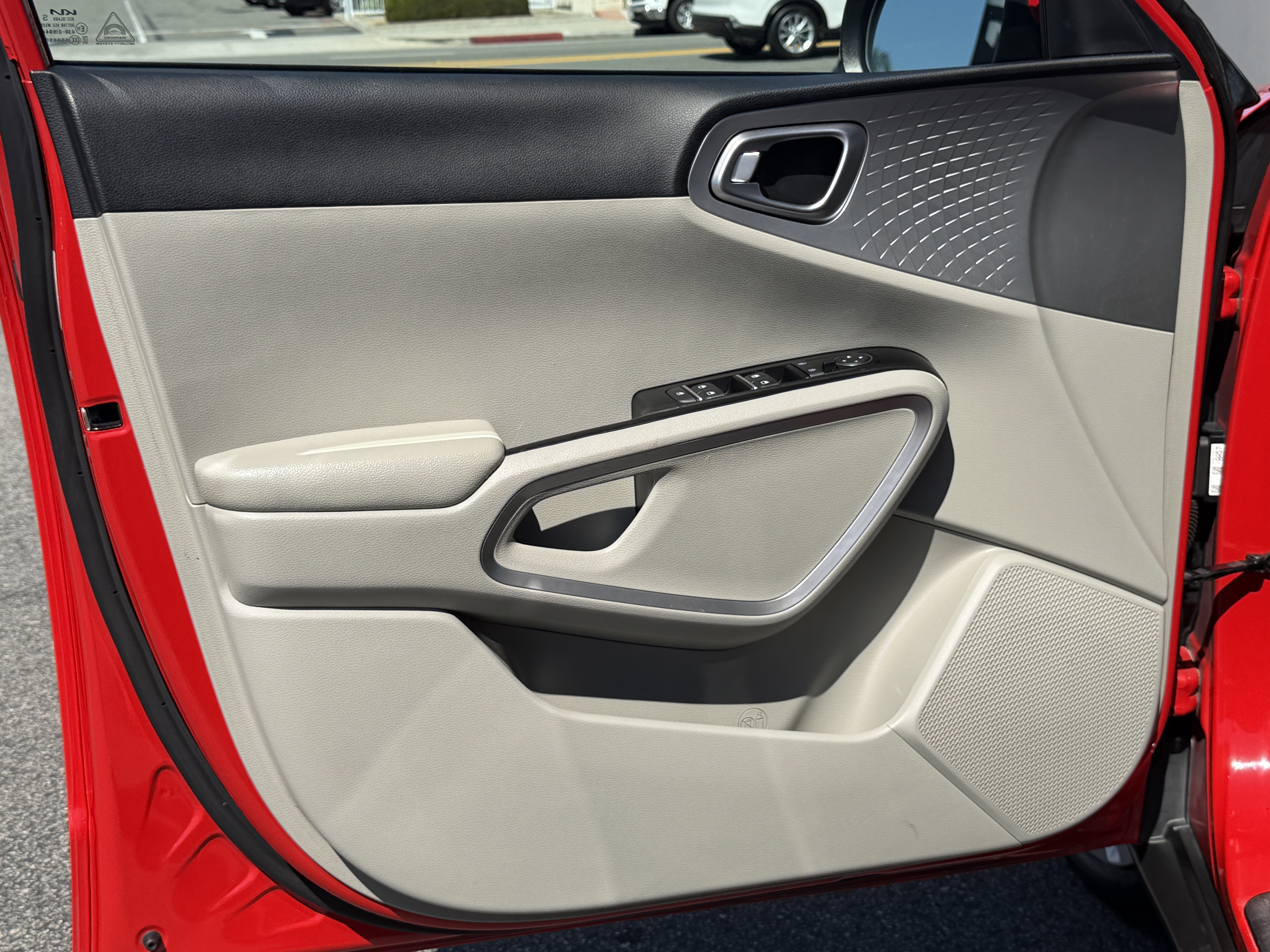 Used 2022 Kia Soul LX image 13