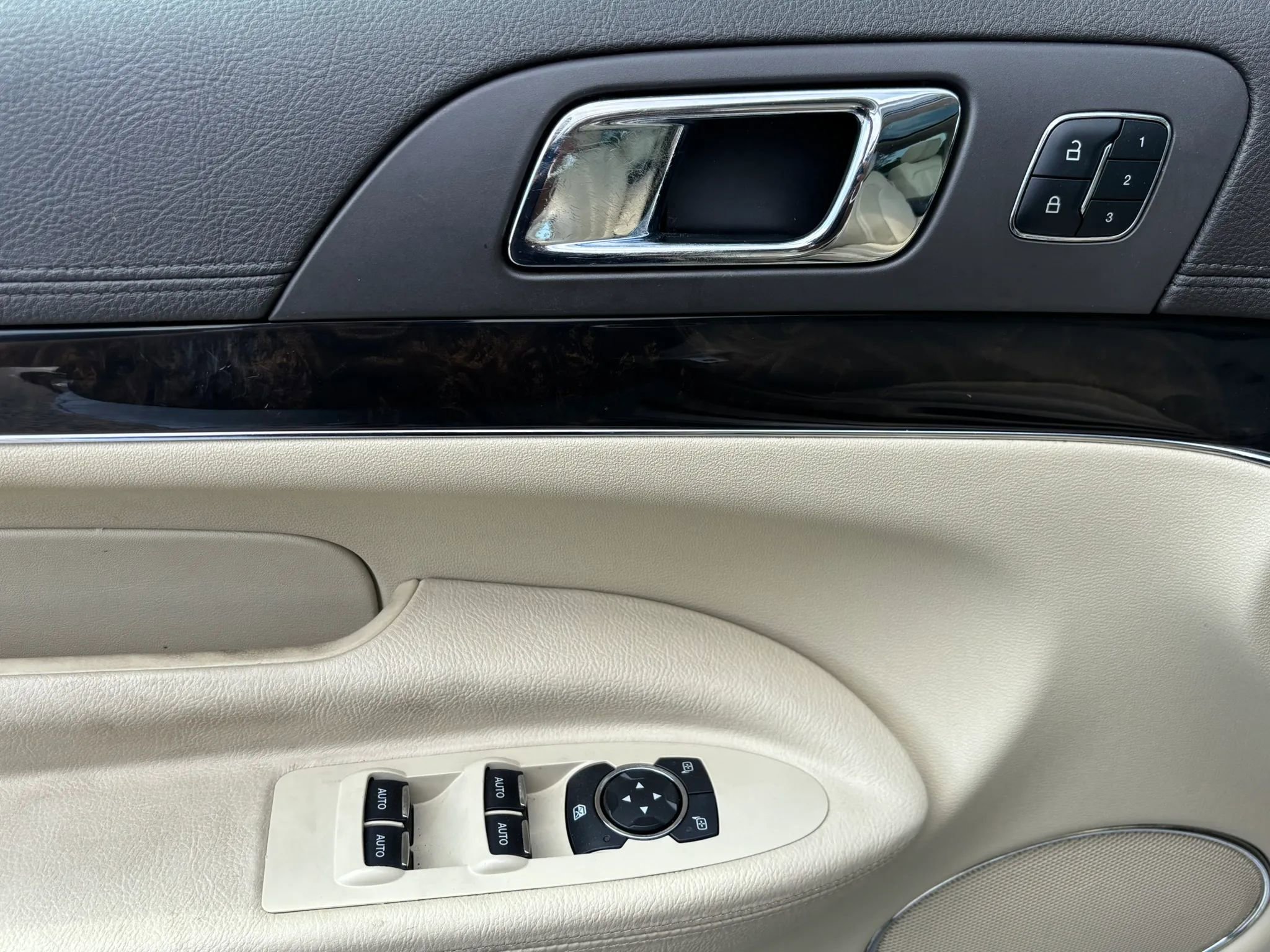 Used 2015 Lincoln MKT AWD w/ Equipment Group 201A image 19