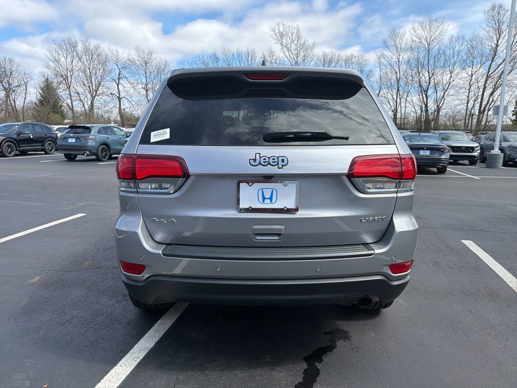 Used 2021 Jeep Grand Cherokee Laredo image 4