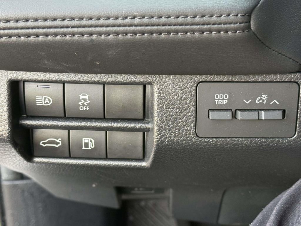 Used 2022 Toyota Avalon XSE w/ Carpet Mat Package (TMS) image 24