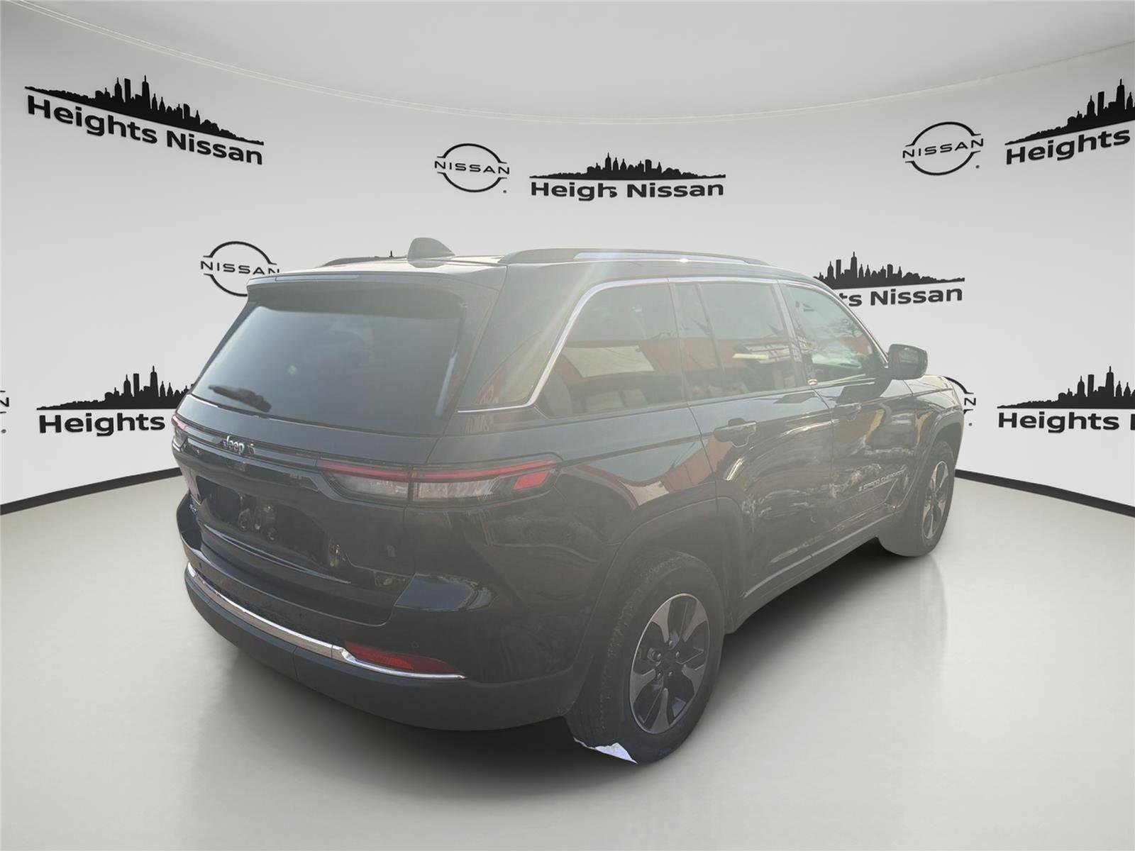 Used 2024 Jeep Grand Cherokee Limited 4xe image 6