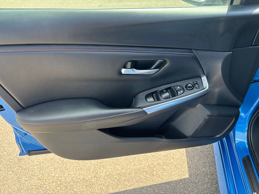 Used 2025 Nissan Sentra SR FWD image 15
