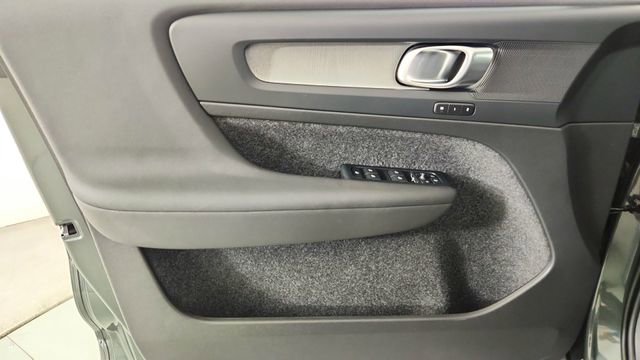 New 2026 Volvo XC40 B5 Core w/ Climate Package AWD/4WD image 9