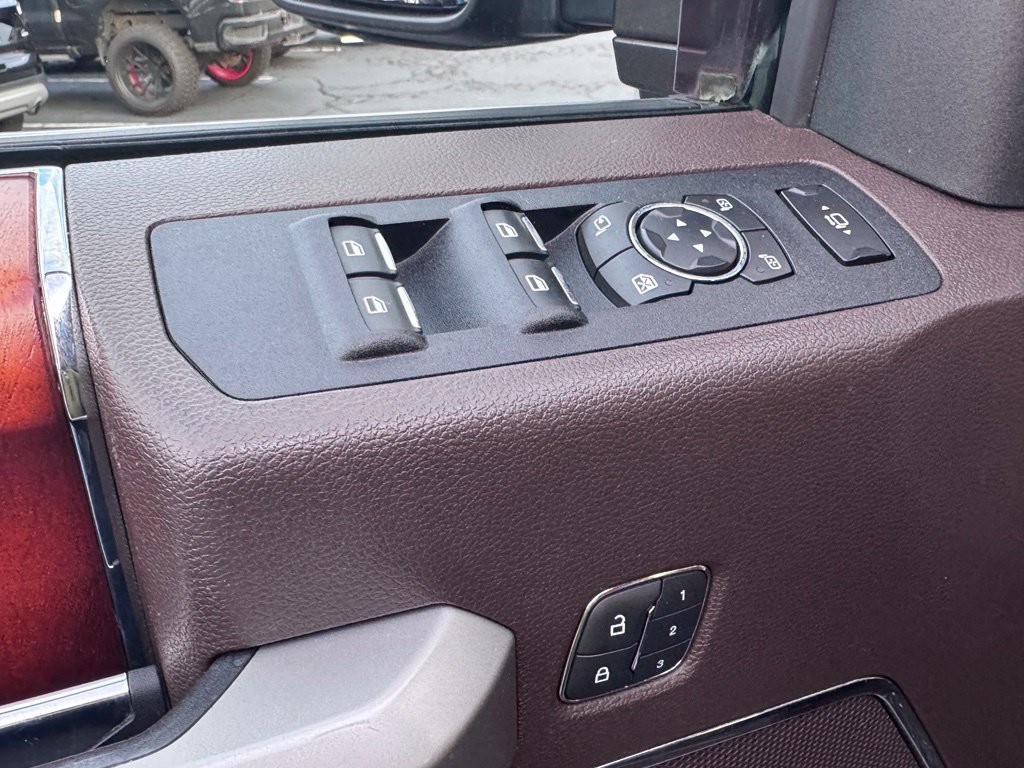 Used 2019 Ford F350 King Ranch w/ King Ranch Ultimate Package AWD/4WD image 24