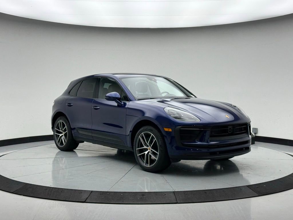 Used 2025 Porsche Macan image 7