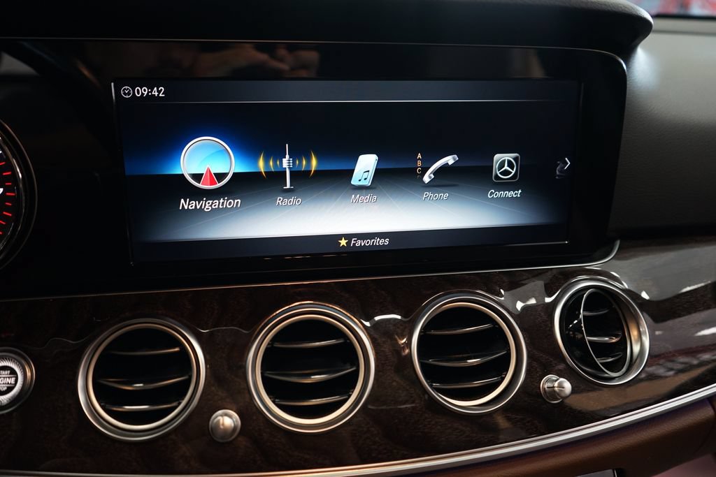 Used 2019 Mercedes-Benz E 300 w/ Premium 1 Package image 34