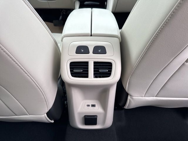 Used 2023 Buick Envision Avenir AWD/4WD image 26