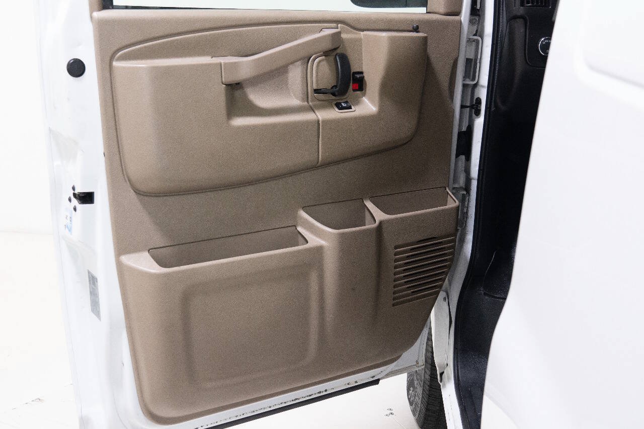 Used 2021 Chevrolet Express 2500 w/ Driver Convenience Package RWD image 23