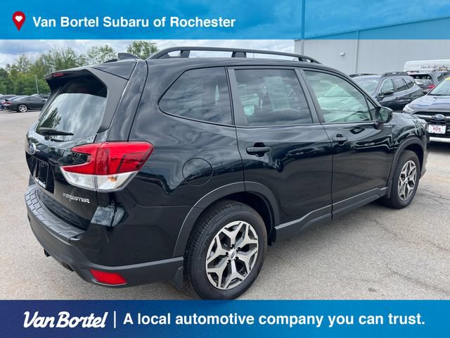 Used 2023 Subaru Forester Premium AWD/4WD image 6