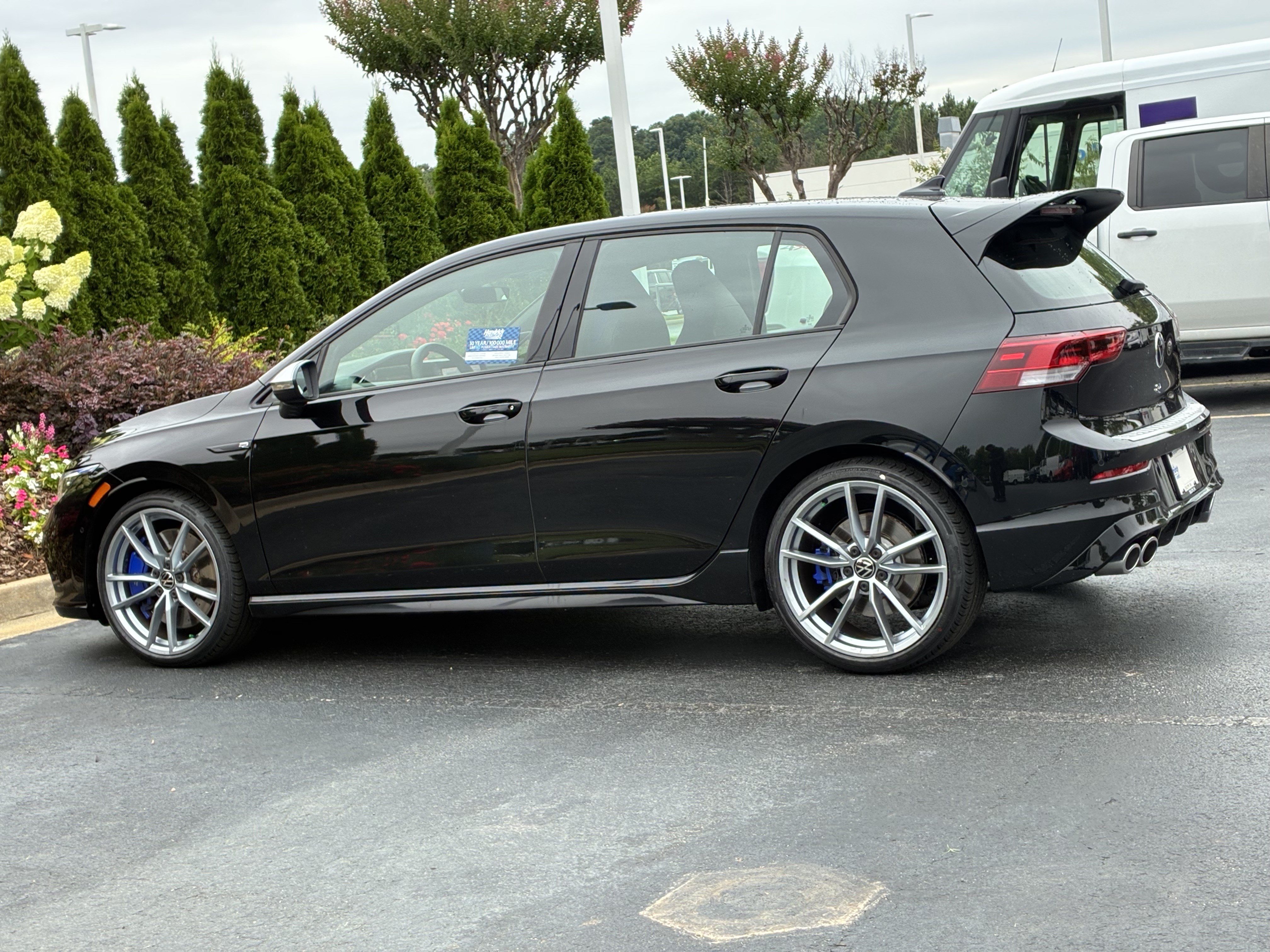 Used 2024 Volkswagen Golf R AWD/4WD image 8