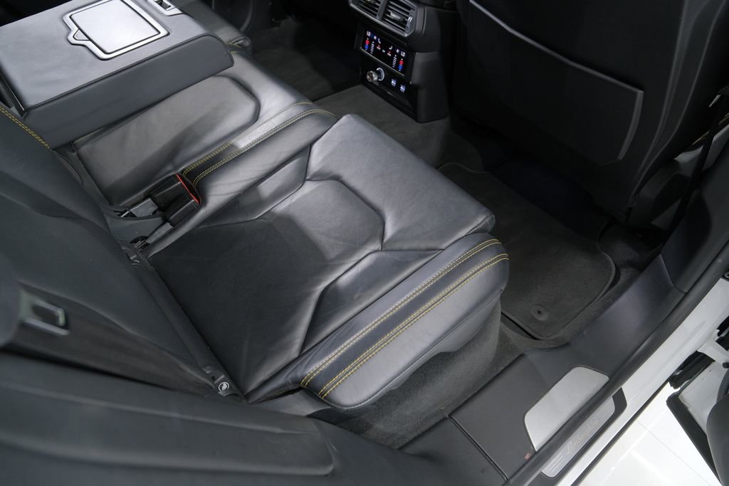 Used 2021 Lamborghini Urus image 31