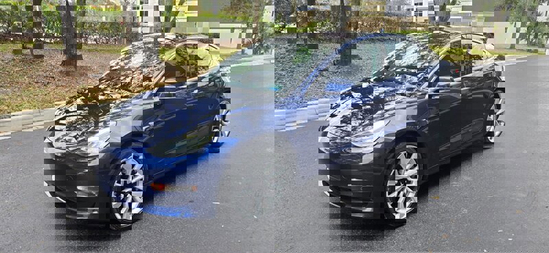 Used 2017 Tesla Model 3 Long Range image 1