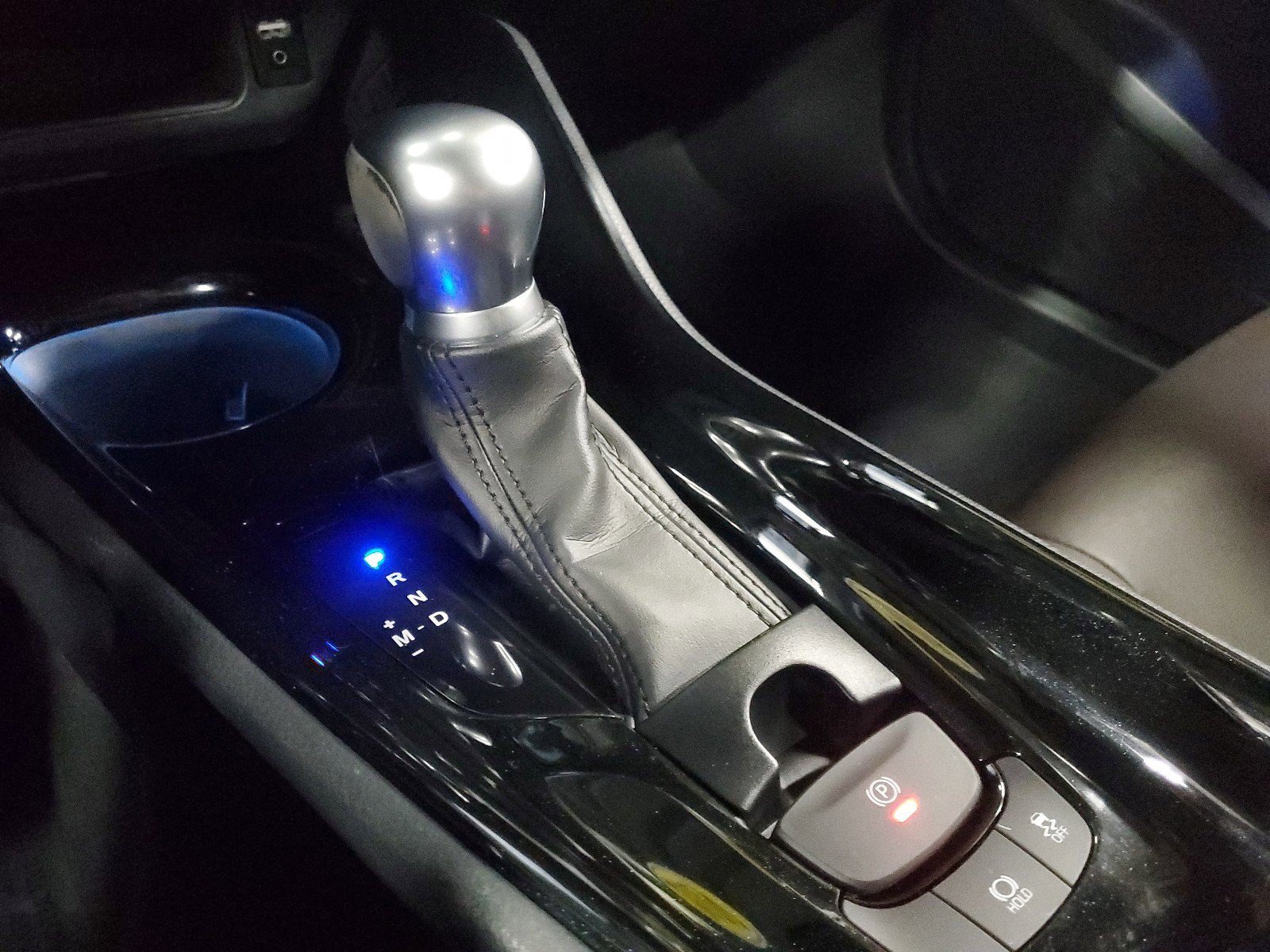 Used 2019 Toyota C-HR Limited FWD image 31