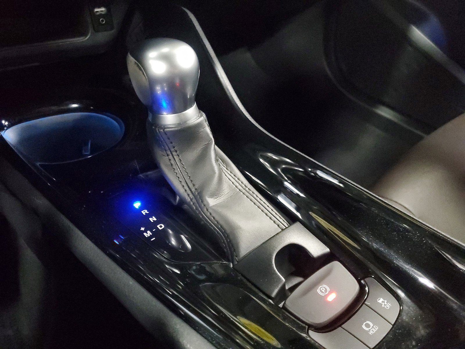 Used 2019 Toyota C-HR Limited image 31