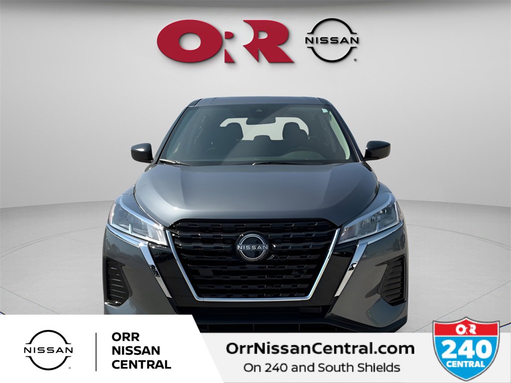 New 2025 Nissan Kicks Play S image 2