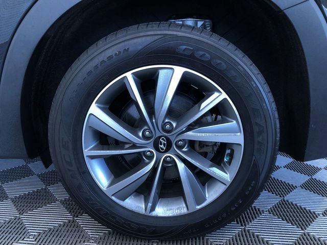 Used 2019 Hyundai Santa Fe Limited AWD/4WD image 16