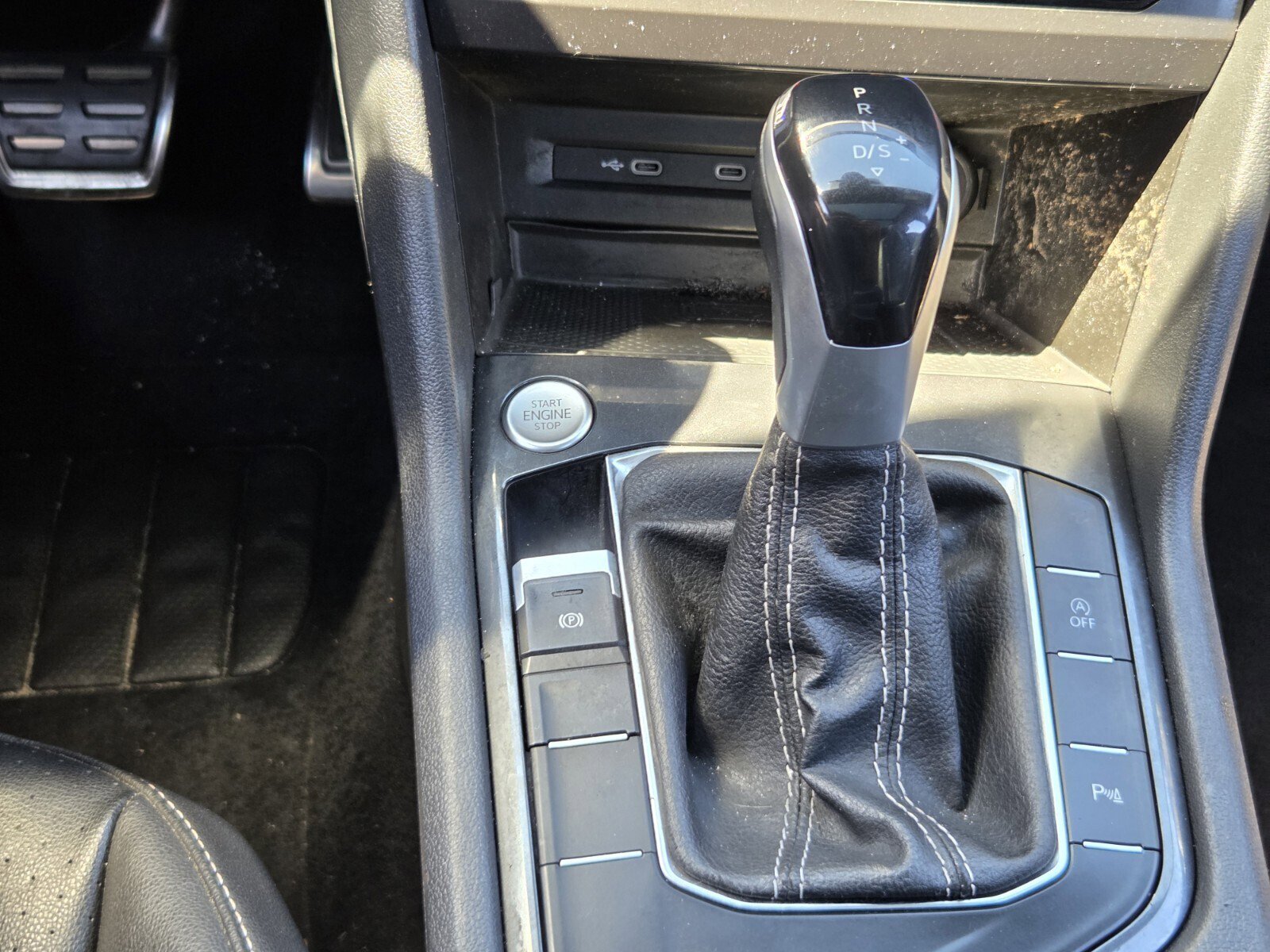 Used 2022 Volkswagen Tiguan SE R-Line FWD image 16