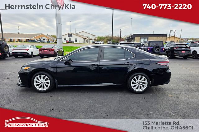 Used 2022 Toyota Camry LE FWD image 4