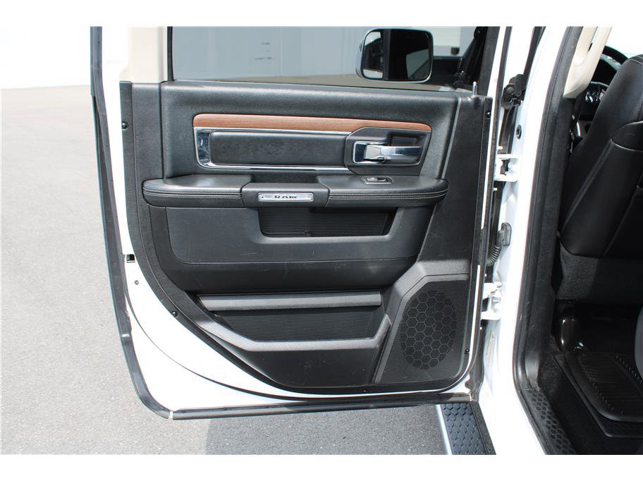 Used 2015 RAM 1500 Laramie w/ Convenience Group image 10
