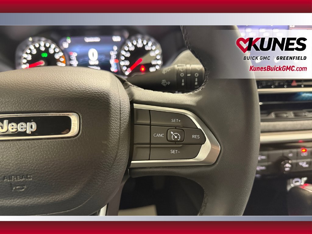 Used 2024 Jeep Compass Latitude AWD/4WD image 18