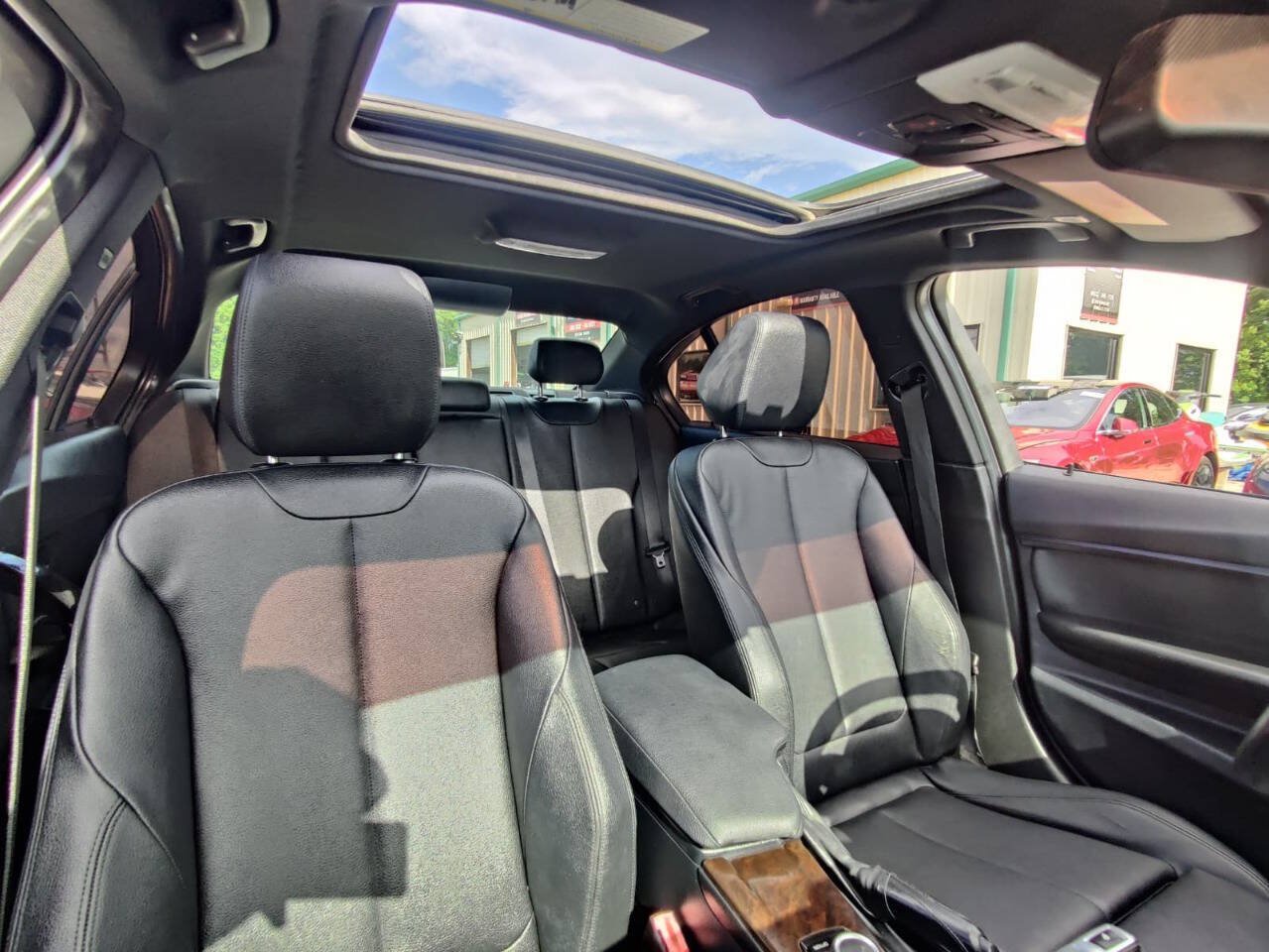 Used 2014 BMW 320i Sedan RWD image 19