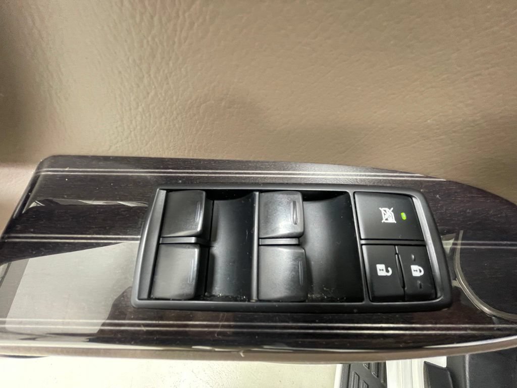 Used 2021 Lexus GX 460 Luxury w/ Sport Design Package AWD/4WD image 14