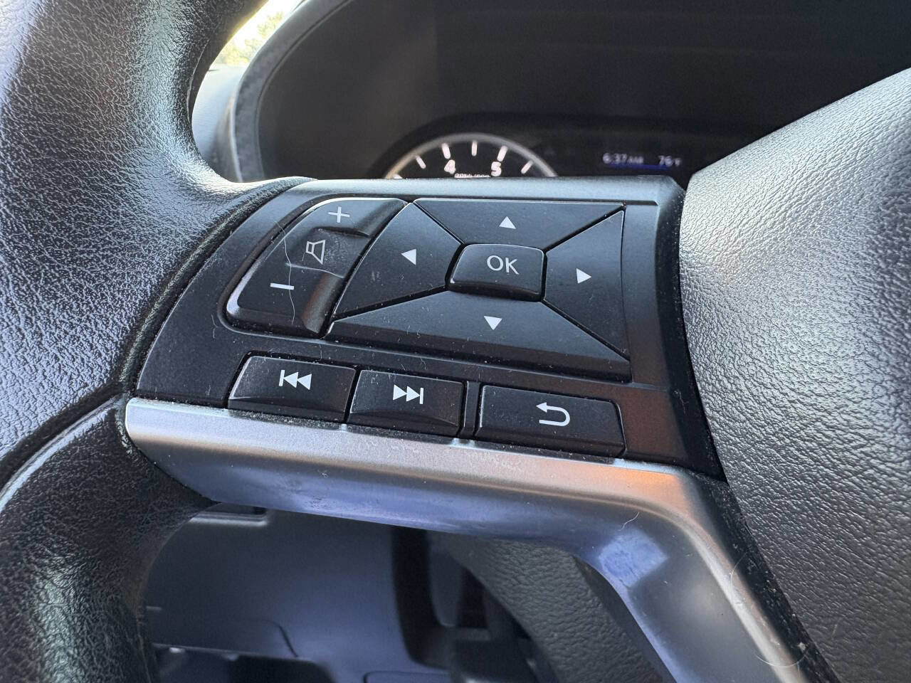 Used 2020 Nissan Sentra S image 27