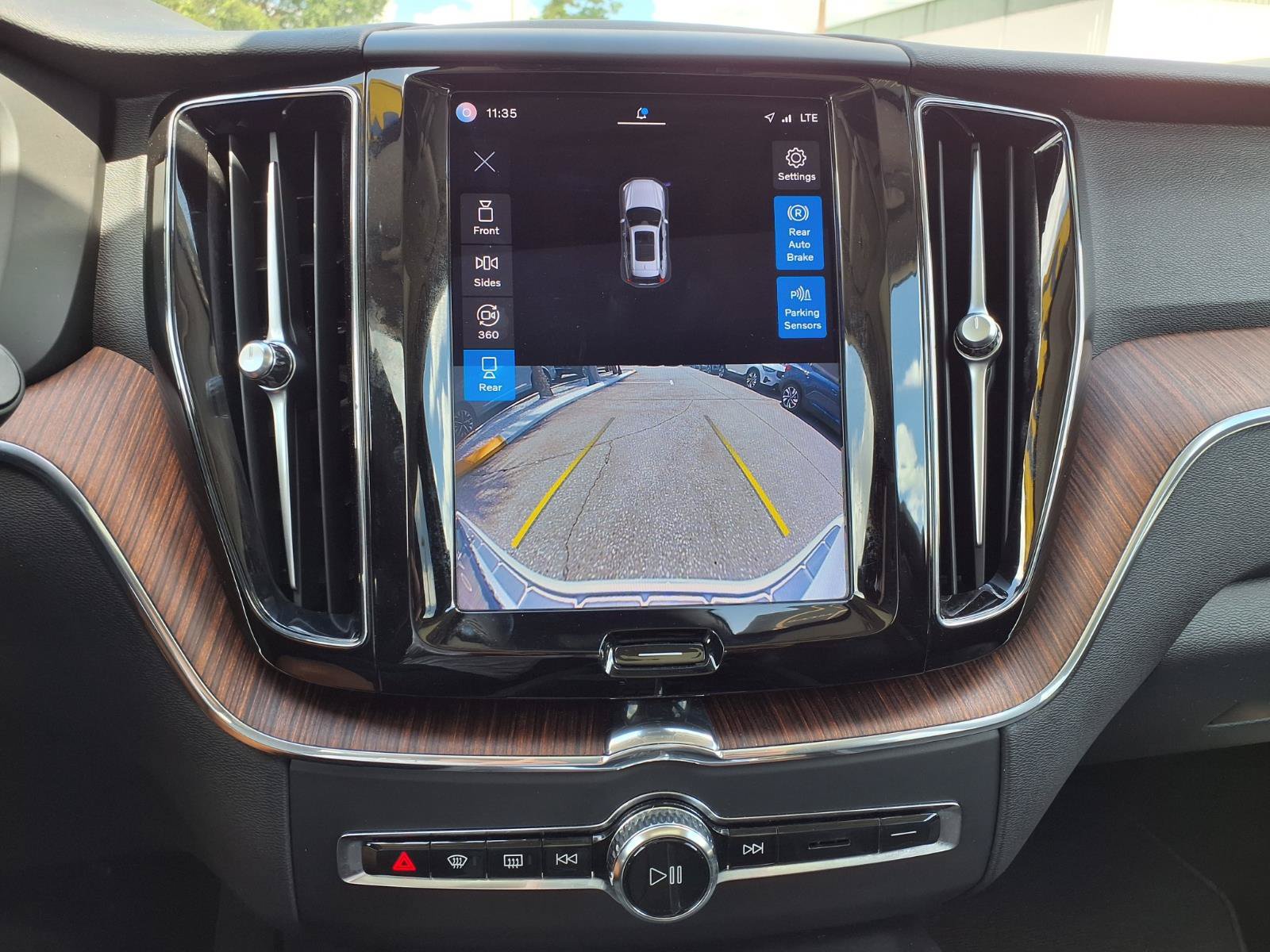 Certified 2023 Volvo XC60 B5 Plus w/ Protection Package Premier FWD image 27