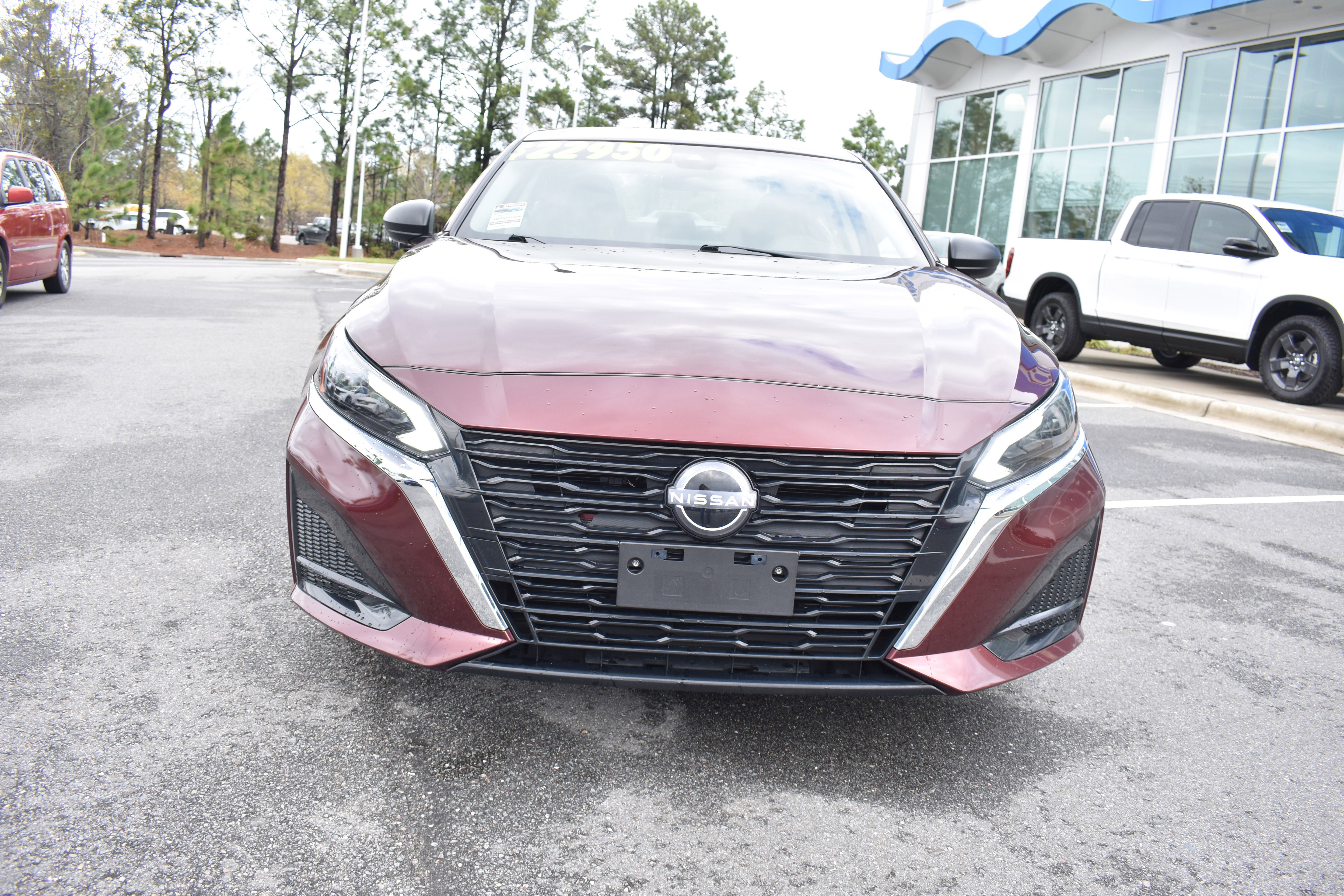 Used 2025 Nissan Altima 2.5 SV image 4