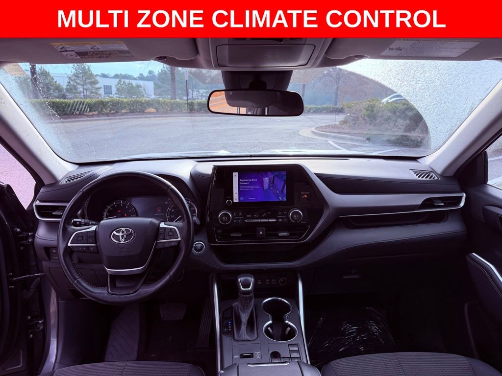 Used 2023 Toyota Highlander LE image 9