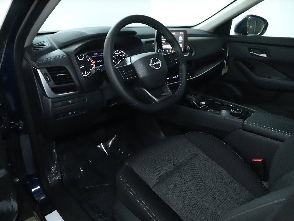 Used 2026 Nissan Rogue SV image 17