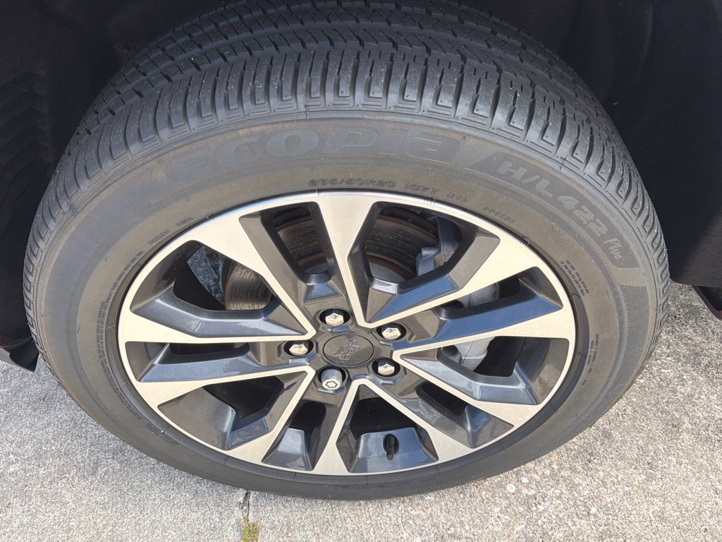 Used 2024 Jeep Grand Cherokee Overland RWD image 13