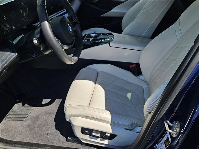 Used 2024 BMW 530i w/ Convenience Package RWD image 15