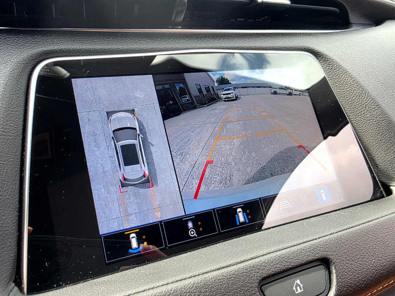 Used 2022 Cadillac XT4 Premium Luxury image 5